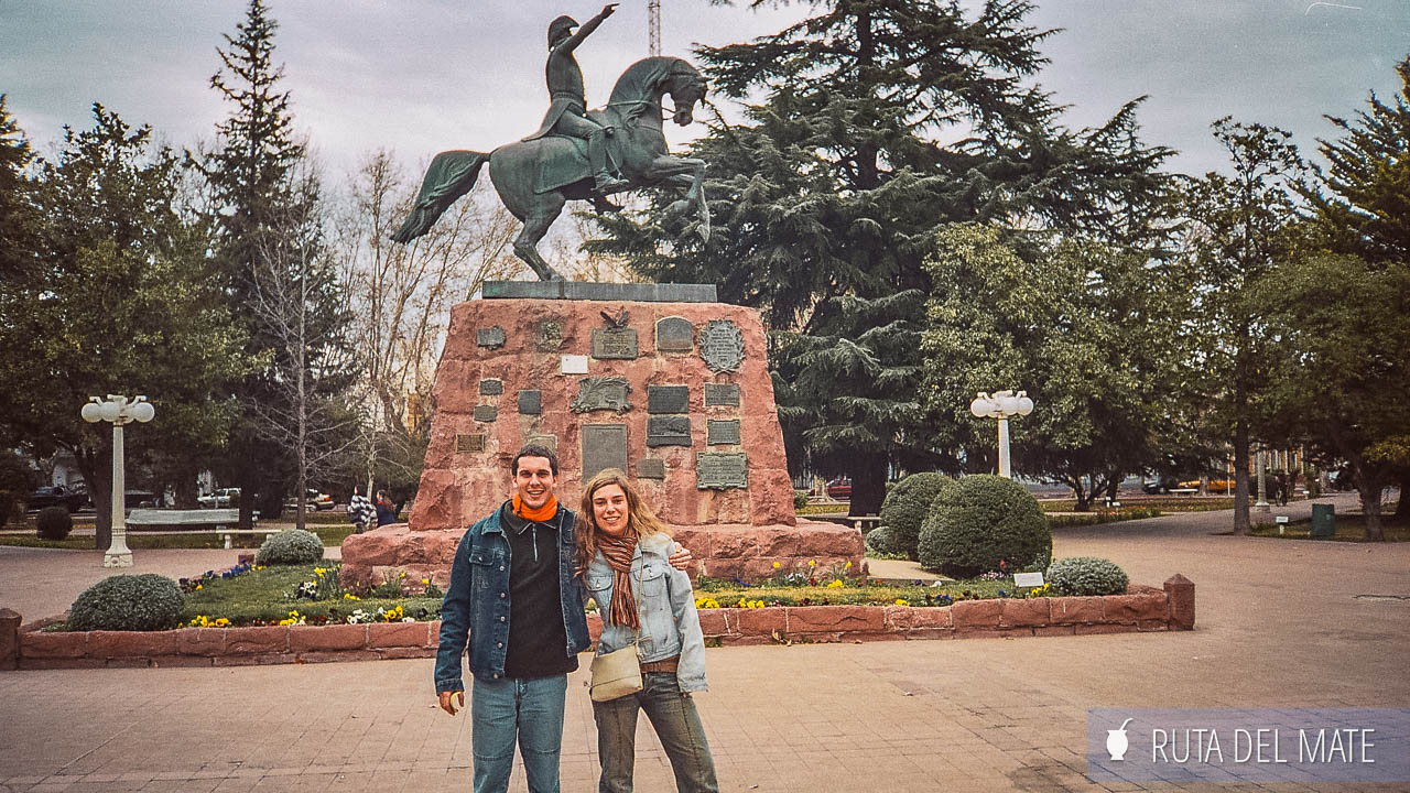 14 things to do in San Rafael Mendoza 2 Juan and Flor in San Rafael, Mendoza - General San Martín Square in San Rafael