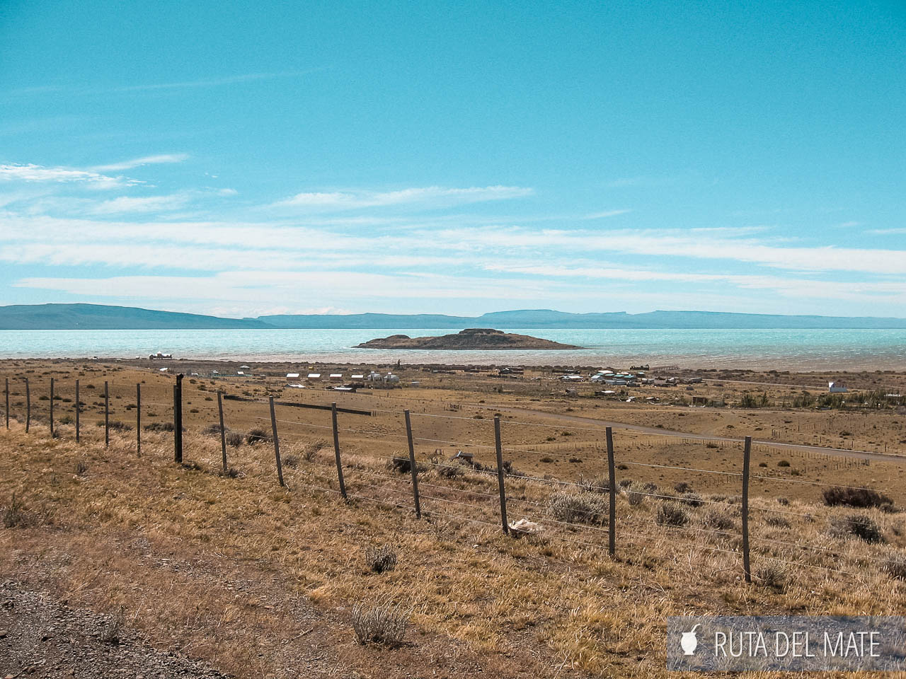 14 actividades qué HACER en EL CALAFATE 10 Lago Argentino detrás de un alambrado