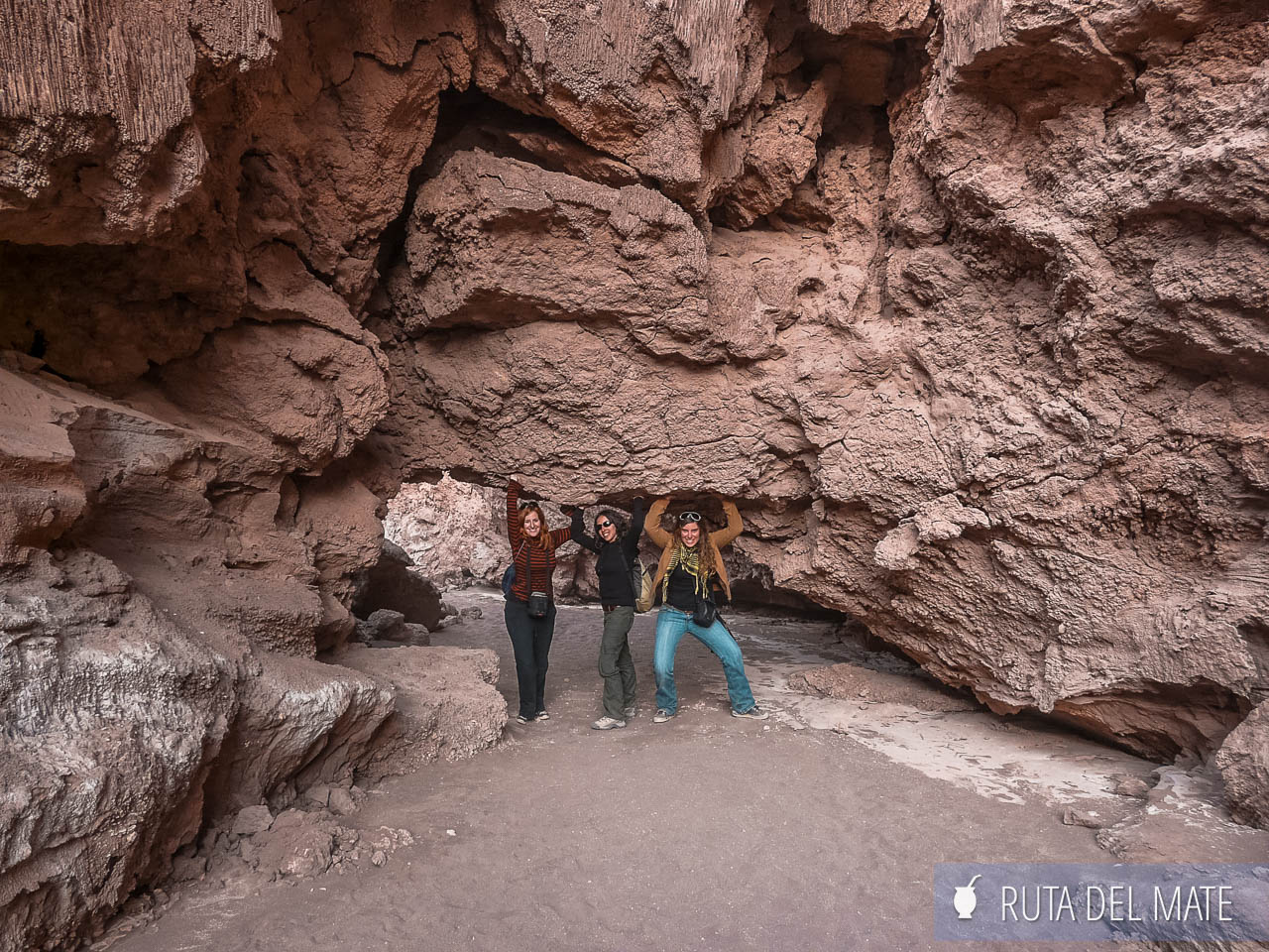 ¿Qué VER en SAN PEDRO DE ATACAMA? 7 lugares imperdibles 5 Trekking por el Valle de la Luna - Qué hacer y qué ver en San Pedro de Atacama