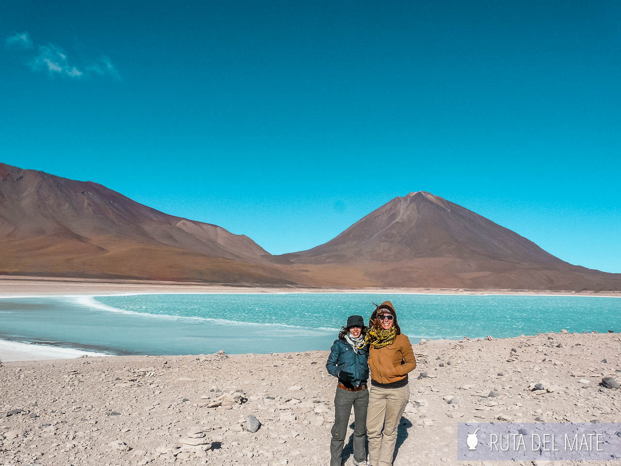 Qué VER en el SALAR de UYUNI y alrededores 14 Laguna Verde cerca del Salar de Uyuni